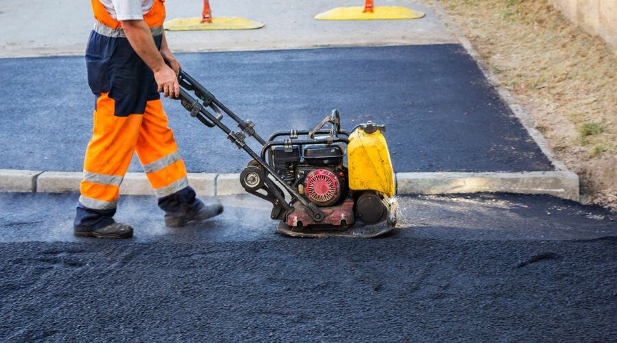 Professional gutter cleaning in Silver Creek, WA